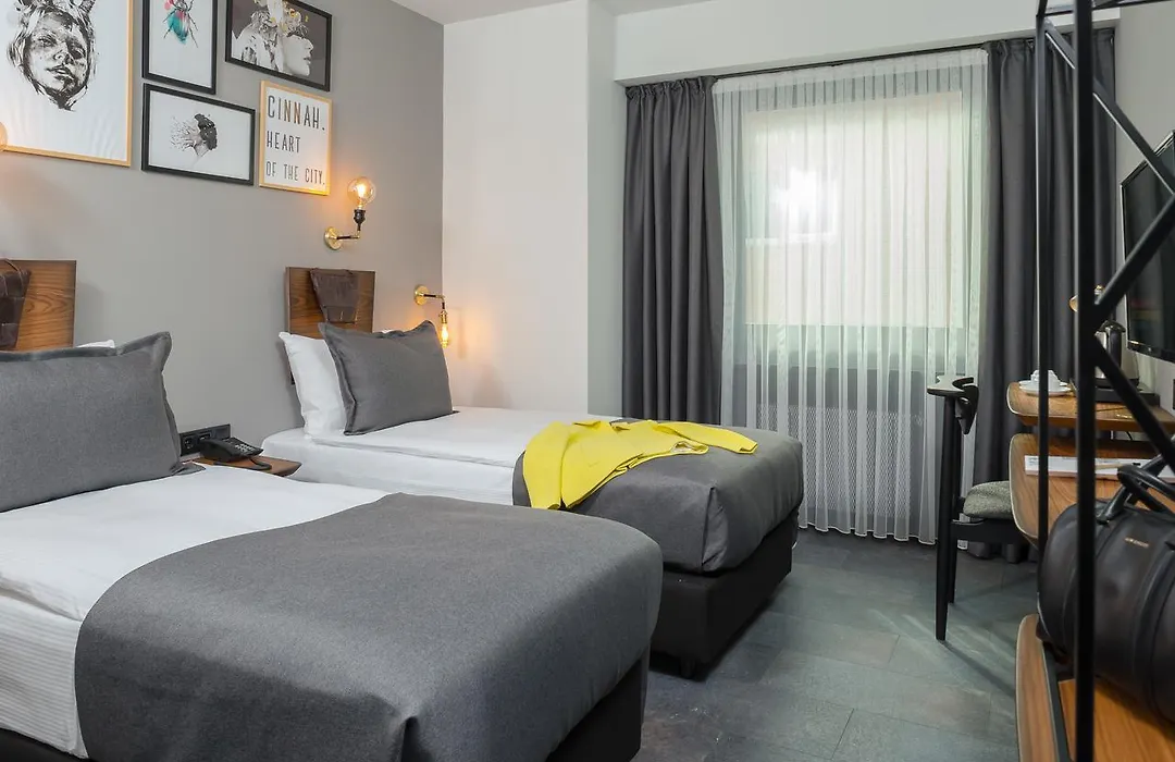 Hotel Cinnah-1