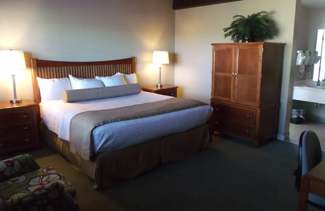 Econo Lodge Inn & Suites Vernal Near Dinosaur Monument-1