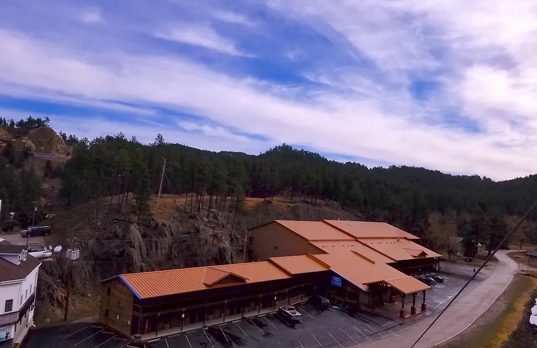Rushmore Express & Suites-1