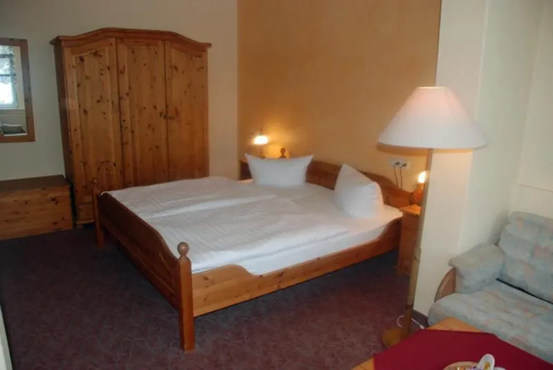 Hotel Villa Fröhlich-1