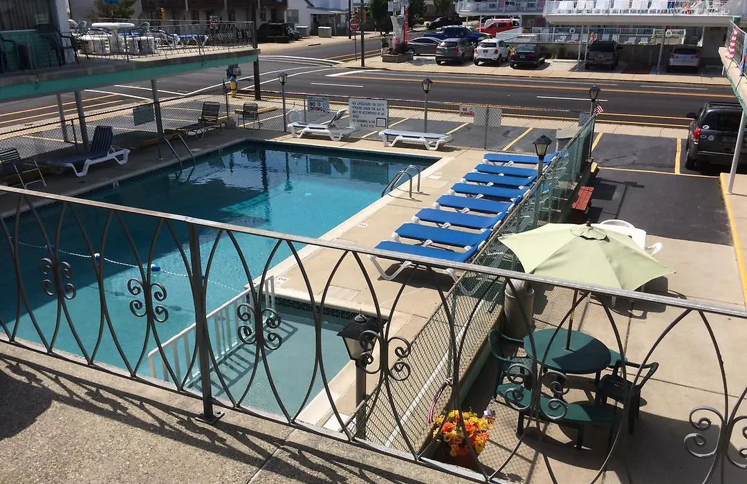 Crystal Sands Motel-1