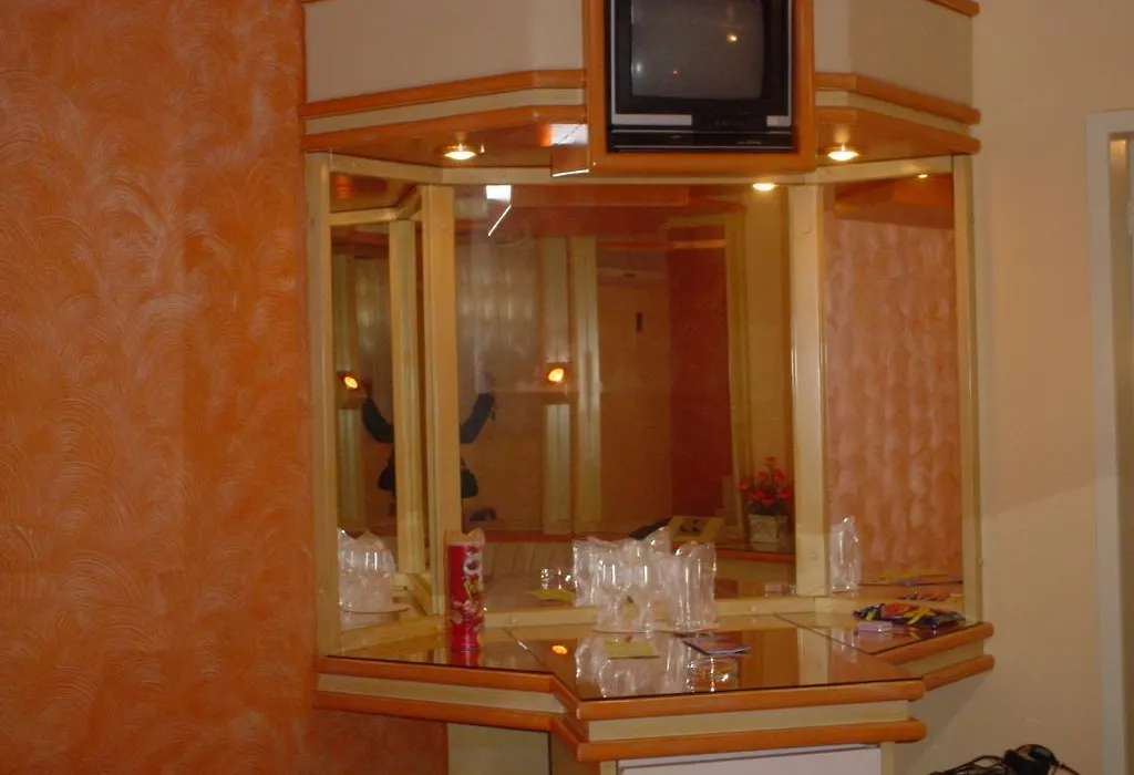 Hotel Paradise-1