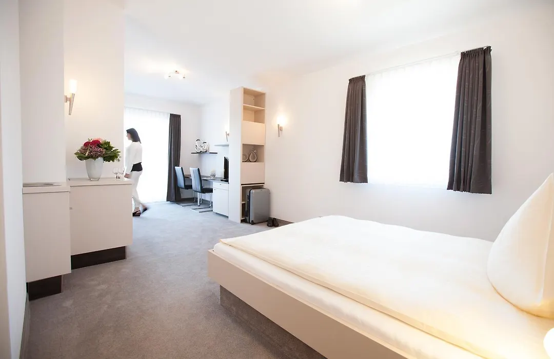 Hotel Alt Riemsloh-1