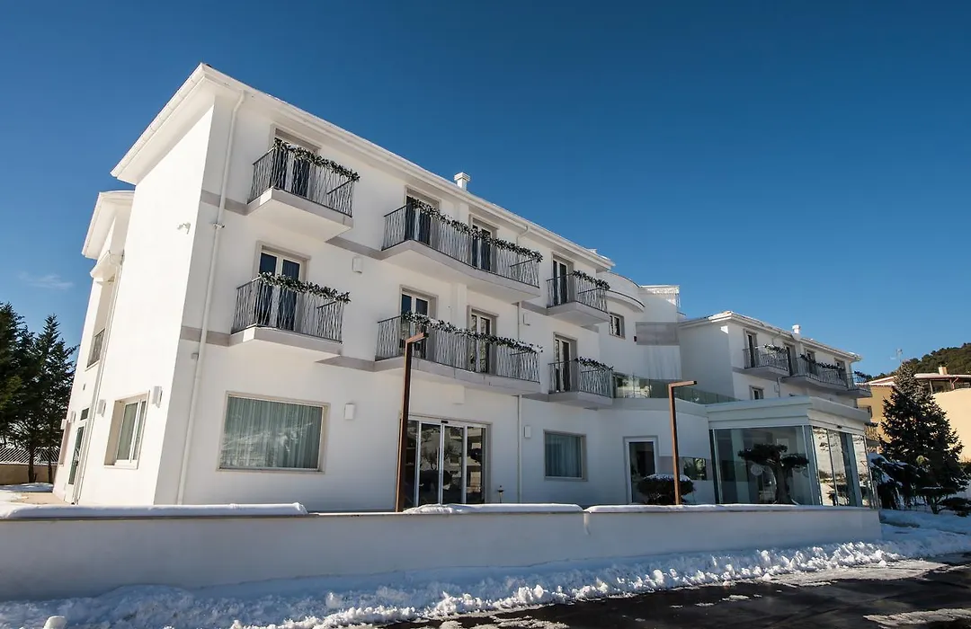Malucri Resort-1
