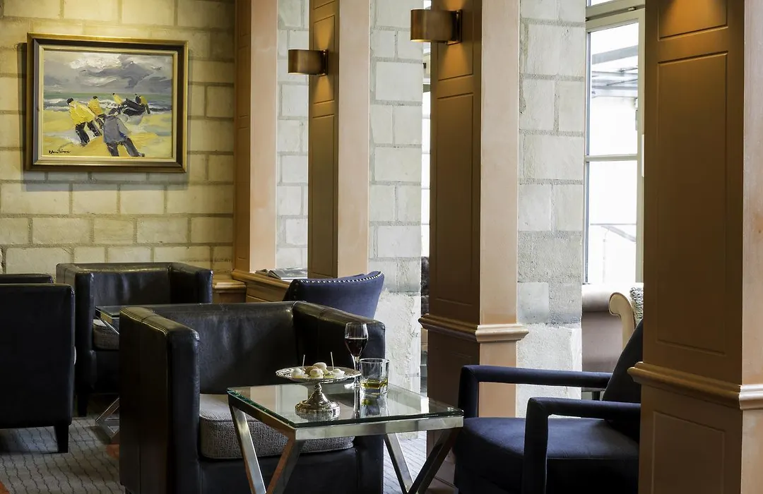 Hotel Restaurant Le Dauphin et Le Spa du Prieuré-1