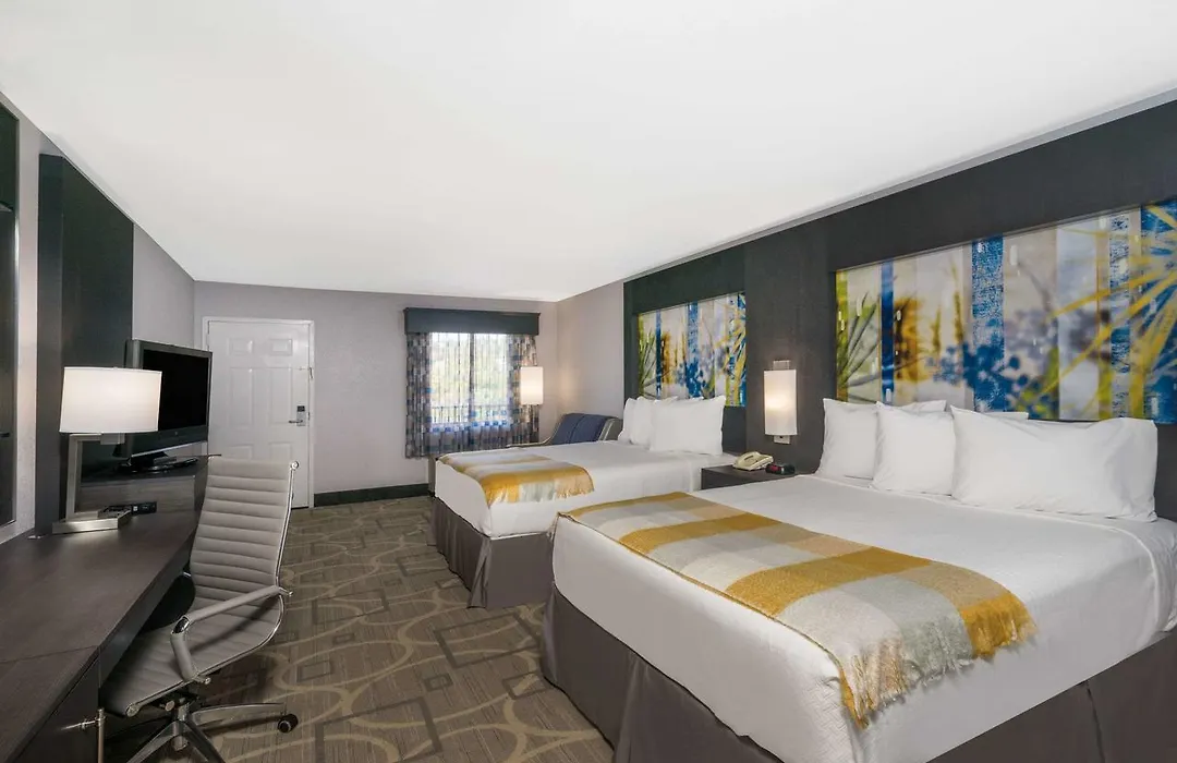 Days Inn By Wyndham Asheville Downtown North-1