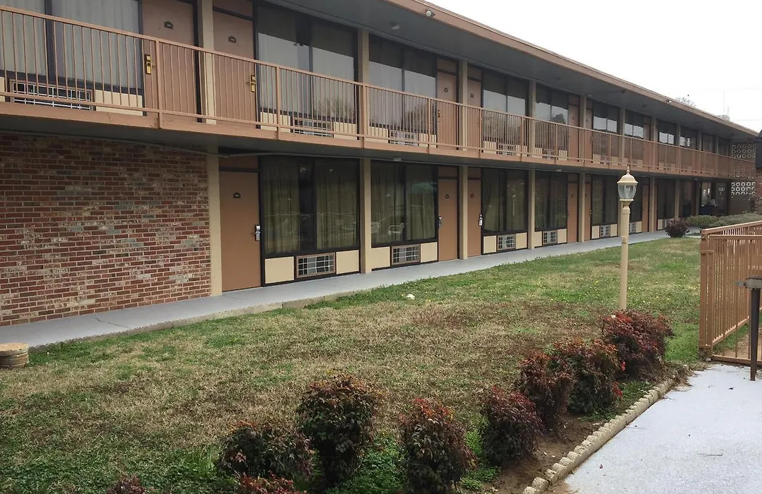 Columbus Inn & Suites-1