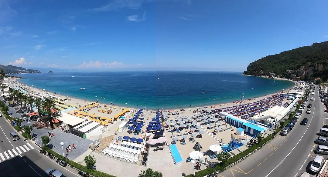 Hotel Monique-1