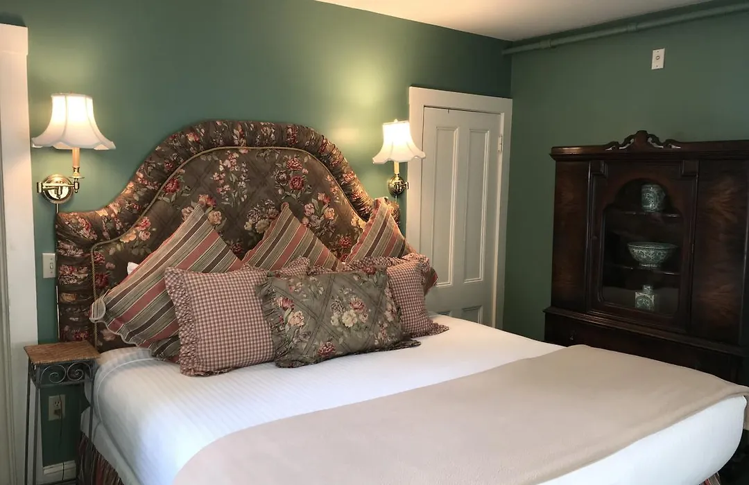 Cleveland House Inn-1