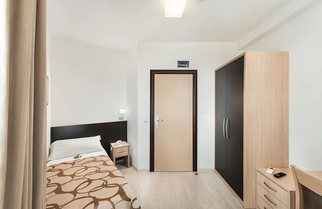 Hotel Fenix-1