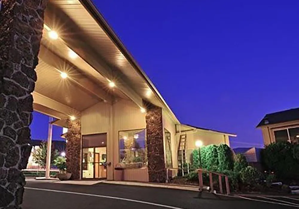 Red Lion Inn & Suites Grants Pass-1