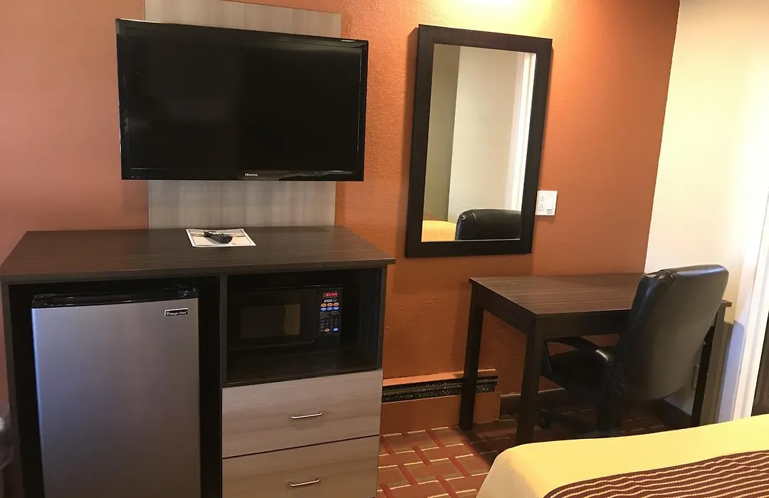 Budget Inn Tonawanda-1