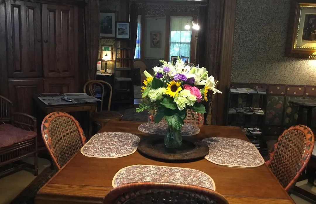 Allen House Inn-1