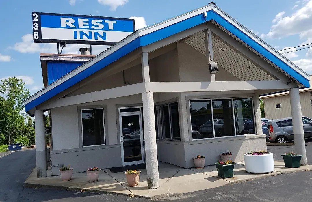 Utica Rest Inn-1