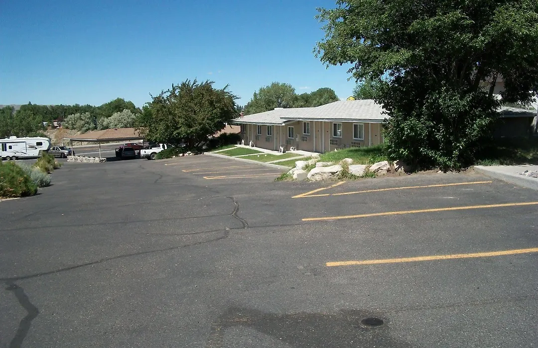 A Wyoming Inn-1