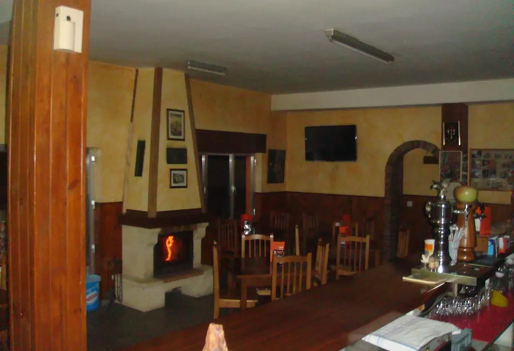 Hostal Poncebos-1
