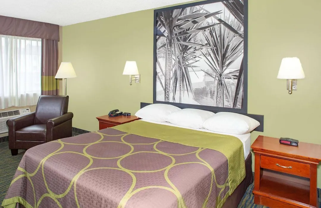 Super 8 By Wyndham Panama City-1
