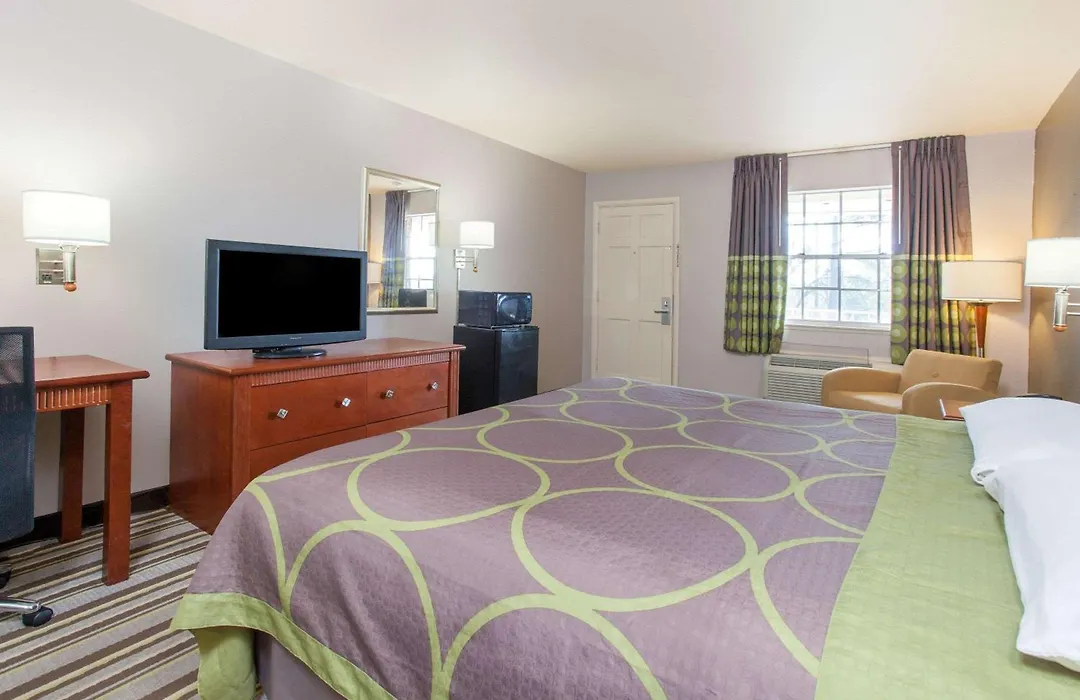 Super 8 By Wyndham West Monroe-1