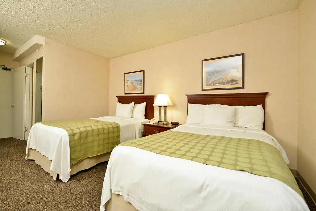 Ramada By Wyndham Waukegan/Great Lakes-1