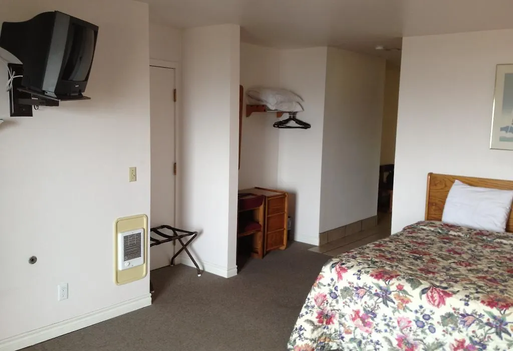 Cozy Cove Beachfront Resort Inn-1