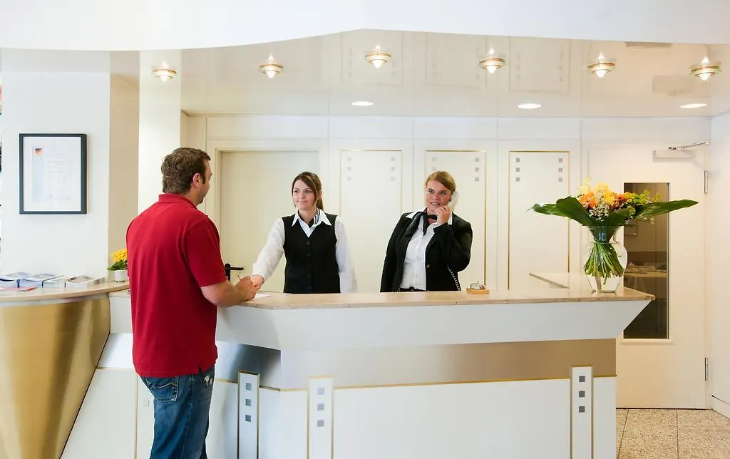 Hotel Carlton-1