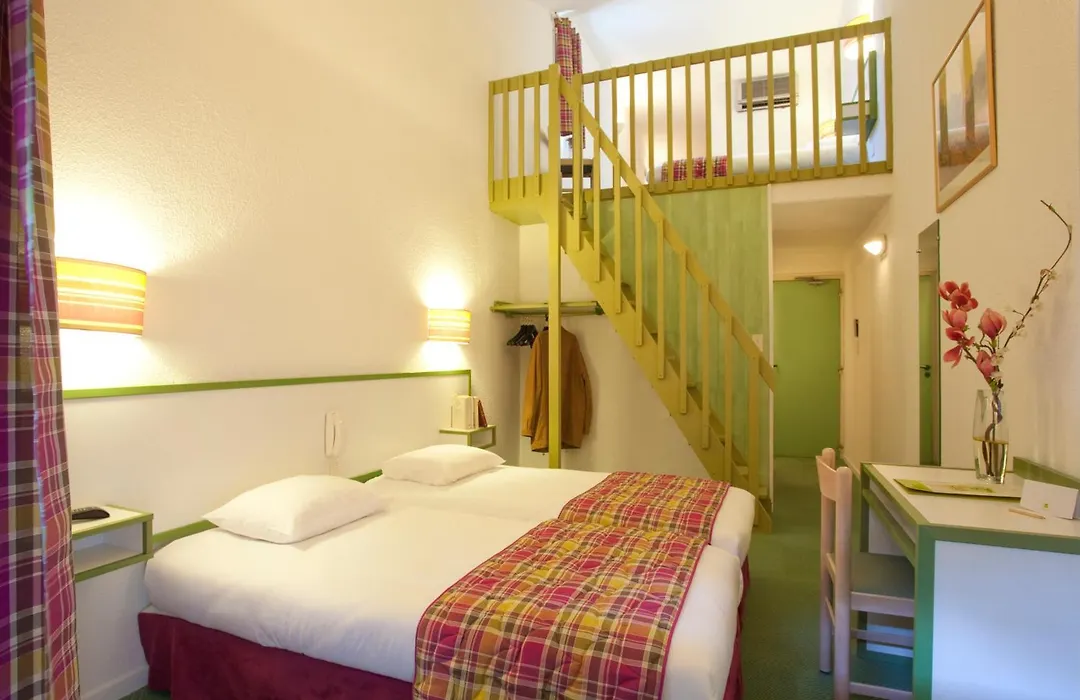 Logis Hotel Les Cedres-1
