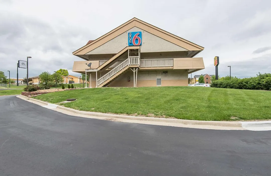 Motel 6-Overland Park, Ks-1