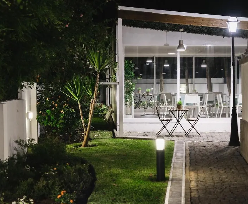 4U Lisbon Airport Suites-1