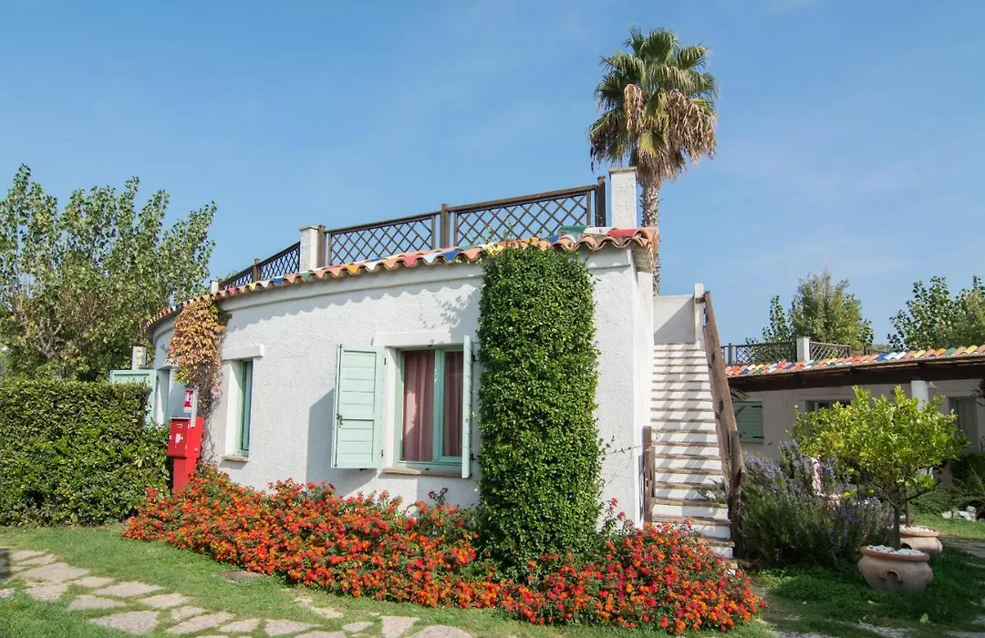 Villaggio Turistico Le Mimose-1