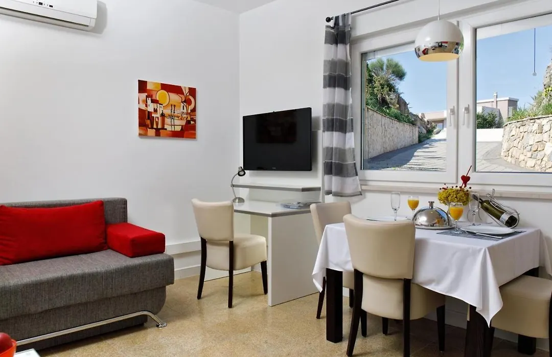 Ark Beach Apartments-1