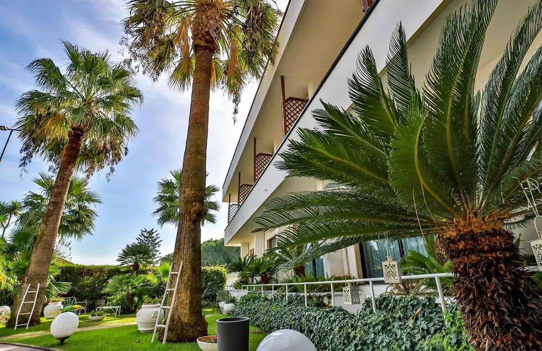 Hotel Delfa-1