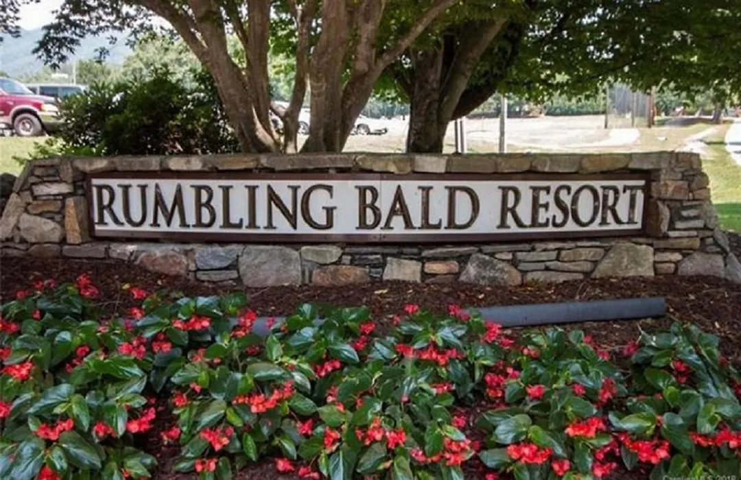 Rumbling Bald Resort-1