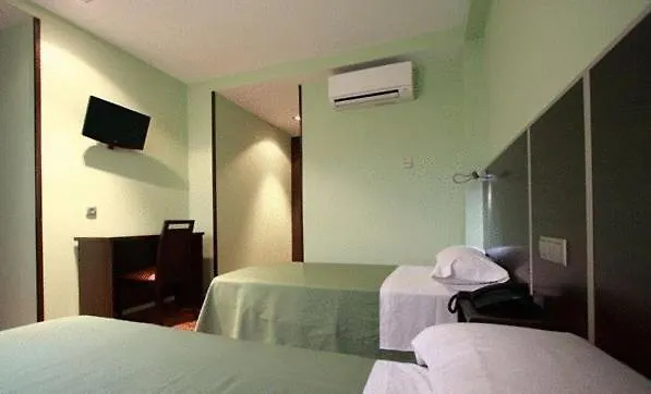 Hostal Avenida Barajas-1