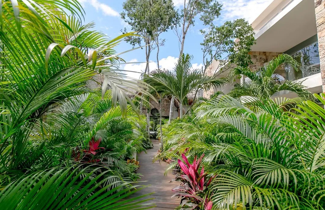 Alma De Flores Private Pools Suites-1