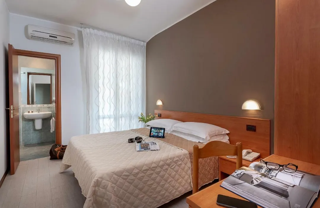 Hotel Pierre NUOVA GESTIONE-1