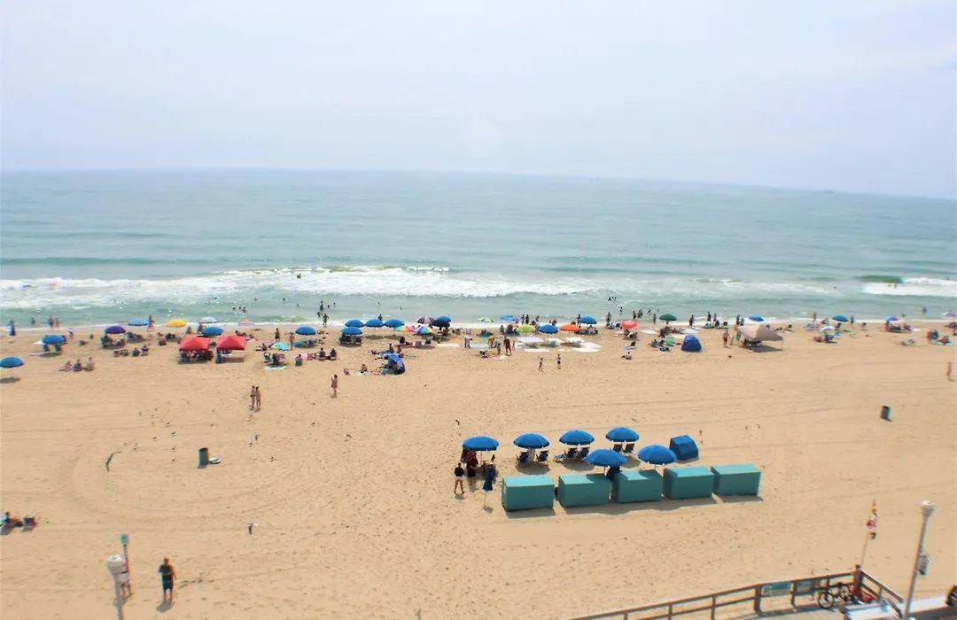 Beach Plaza Hotel-1