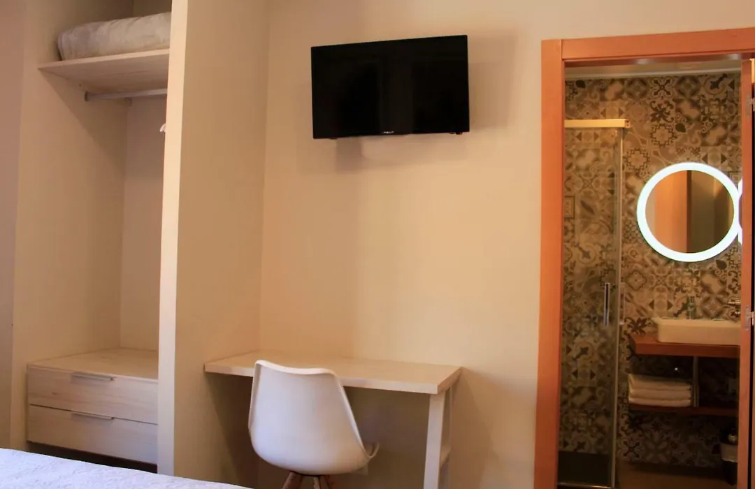 Hostal La Romanica-1