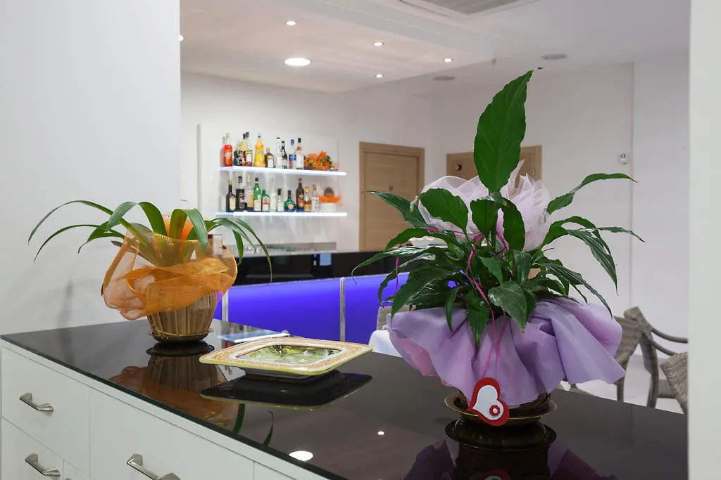 Hotel Garden-1