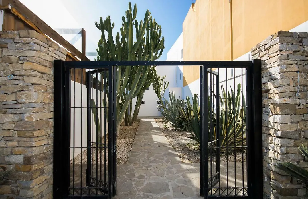 Hostal Doña Lola Marina-1