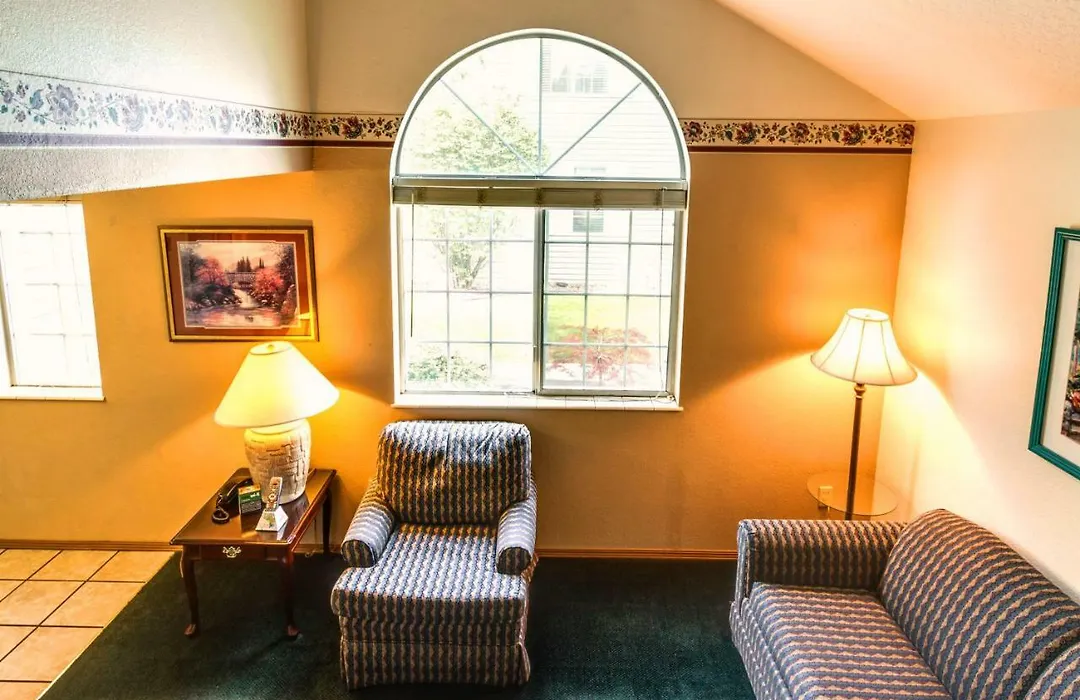 Turning Leaf Townhome Suites-1