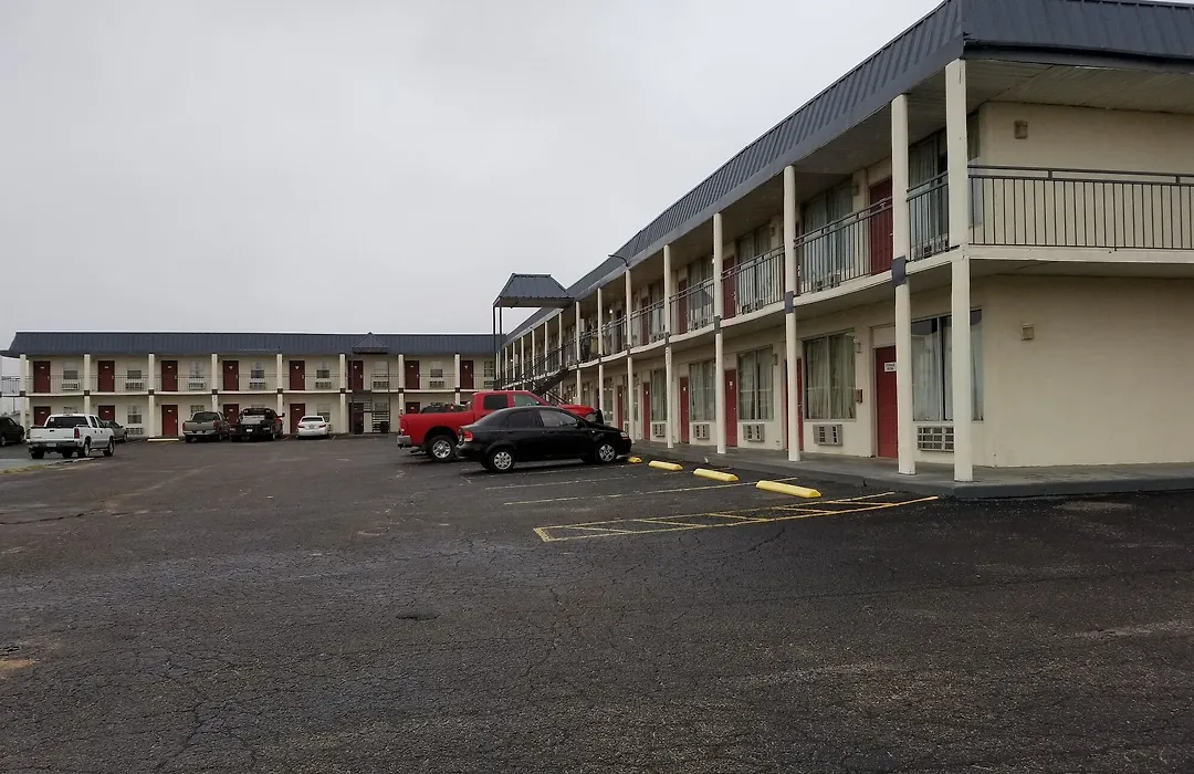 Knights Inn Midland-1