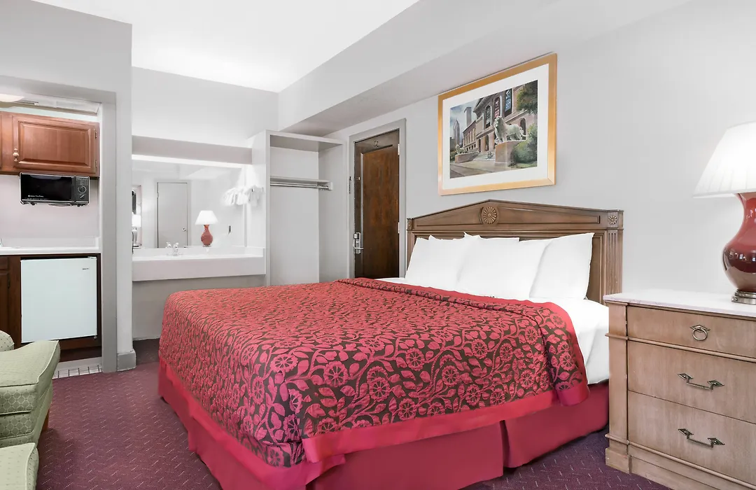 Days Inn By Wyndham Rochester Downtown-1