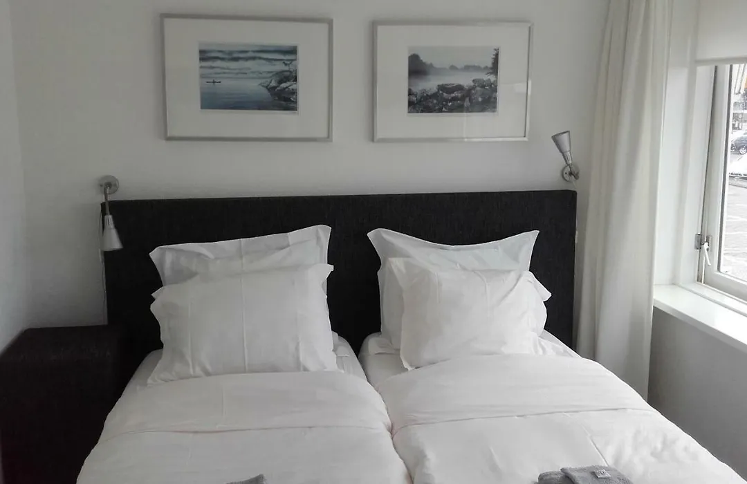 Pension 't hofje 350 meter van het strand-1