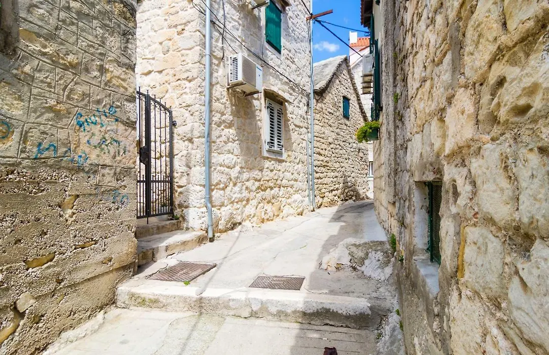 Guest House Babina - Apartments King & Queen-1