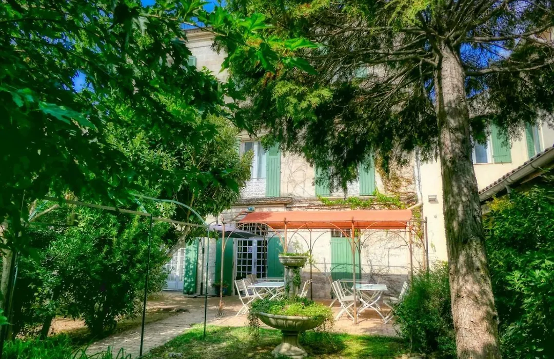 Au Saint Roch - Hotel Et Jardin-1