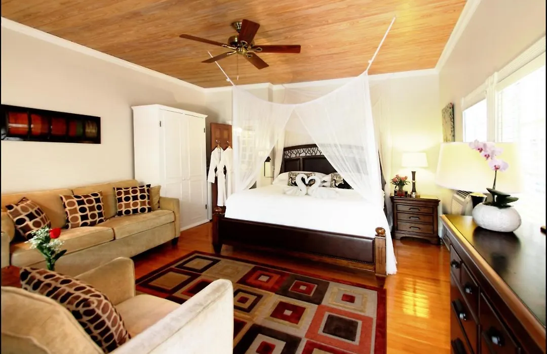 Avalon Bed And Breakfast (Adults Only)-1