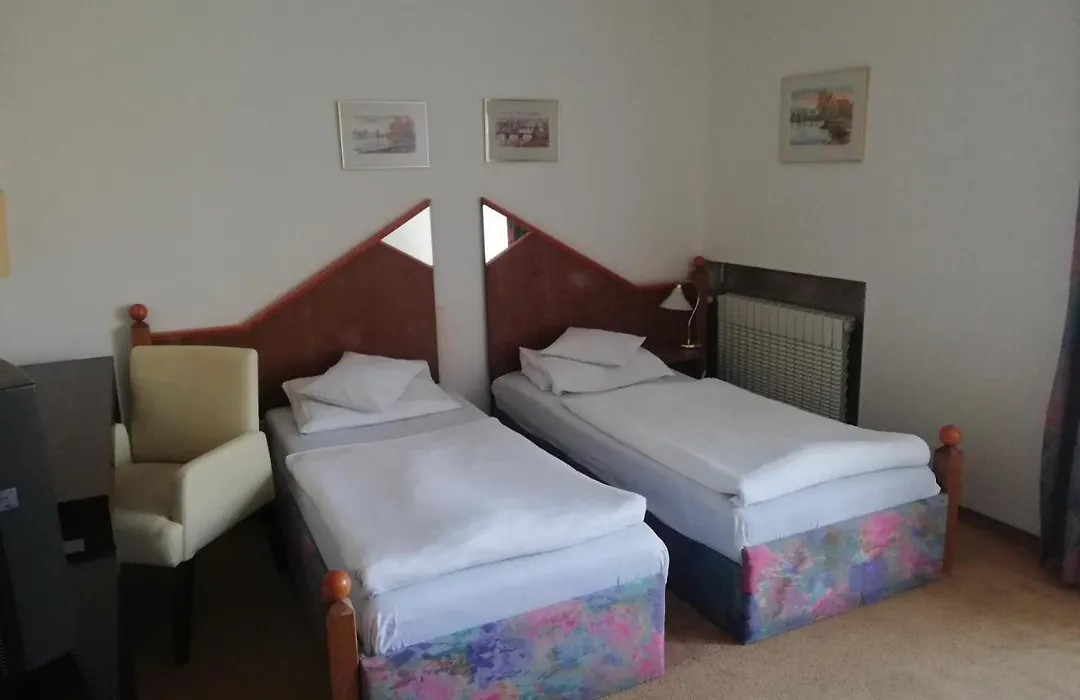 Hotel Monica-1