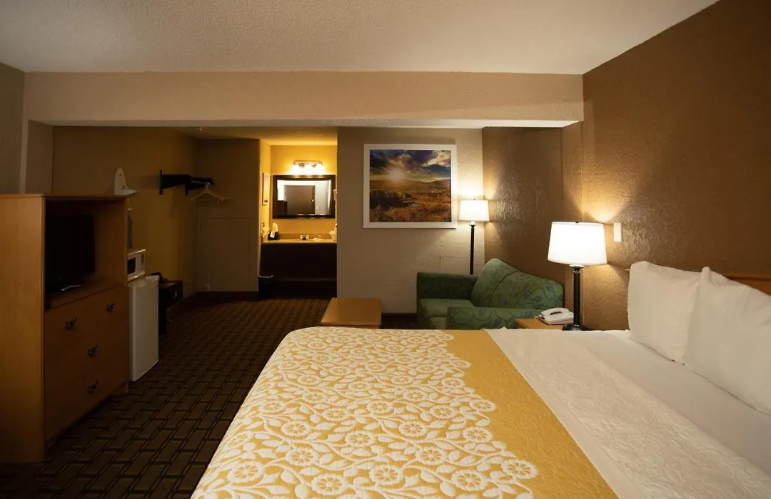 Days Inn By Wyndham Fairmont-1