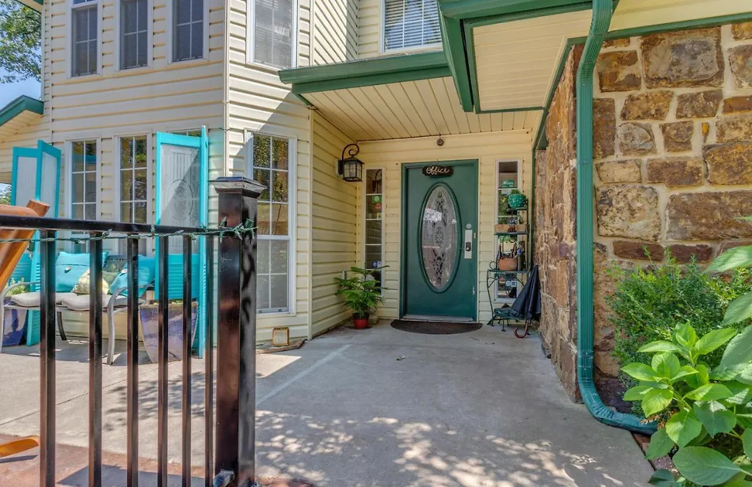 The Whispering Pines Inn-1