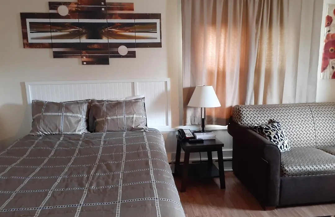 Town Line Inn-1